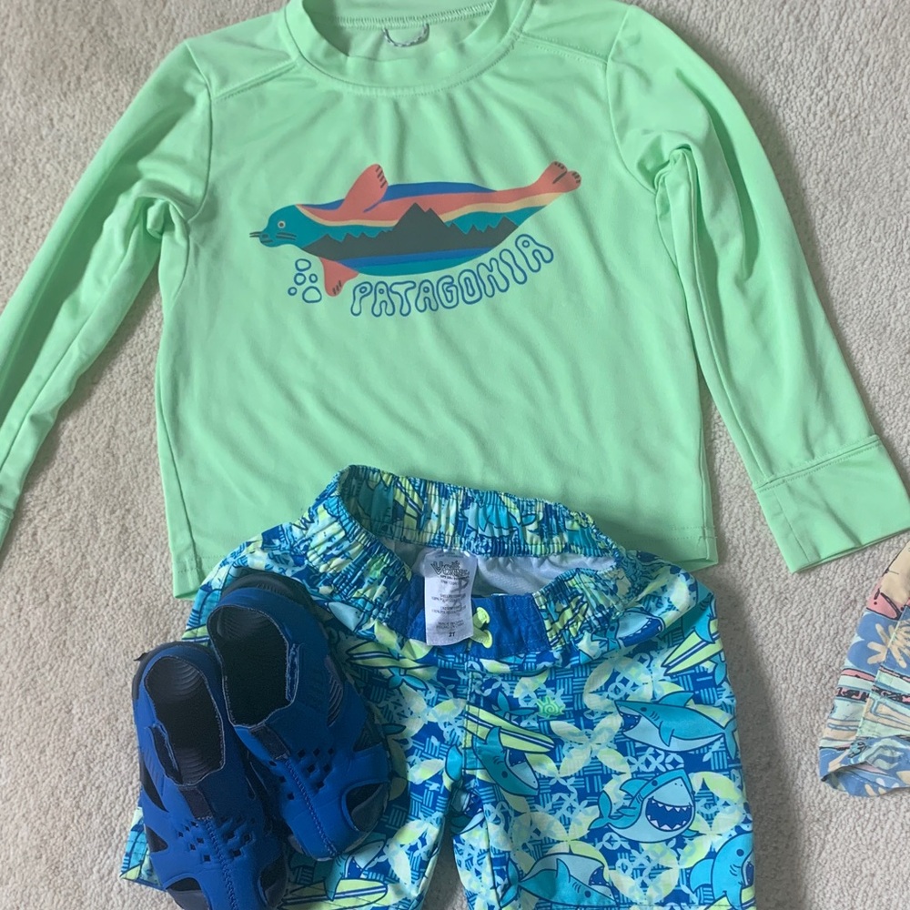 Patagonia Kids Rashguard and swim shorts. Plus bonus - Picture 6 of 7